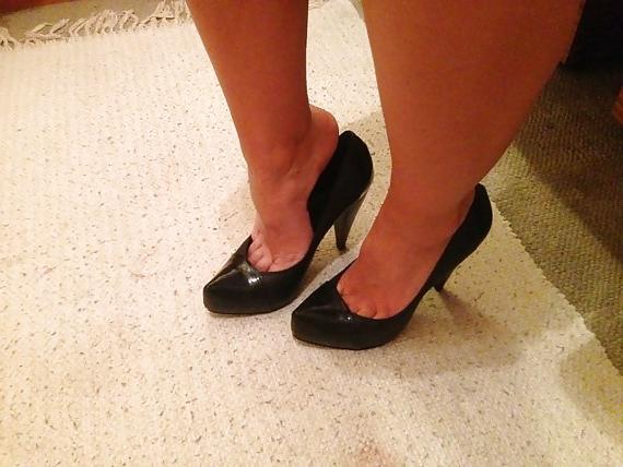 10P Feet & heels - blue toes 