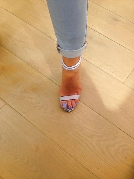 10P Feet & heels - blue toes 