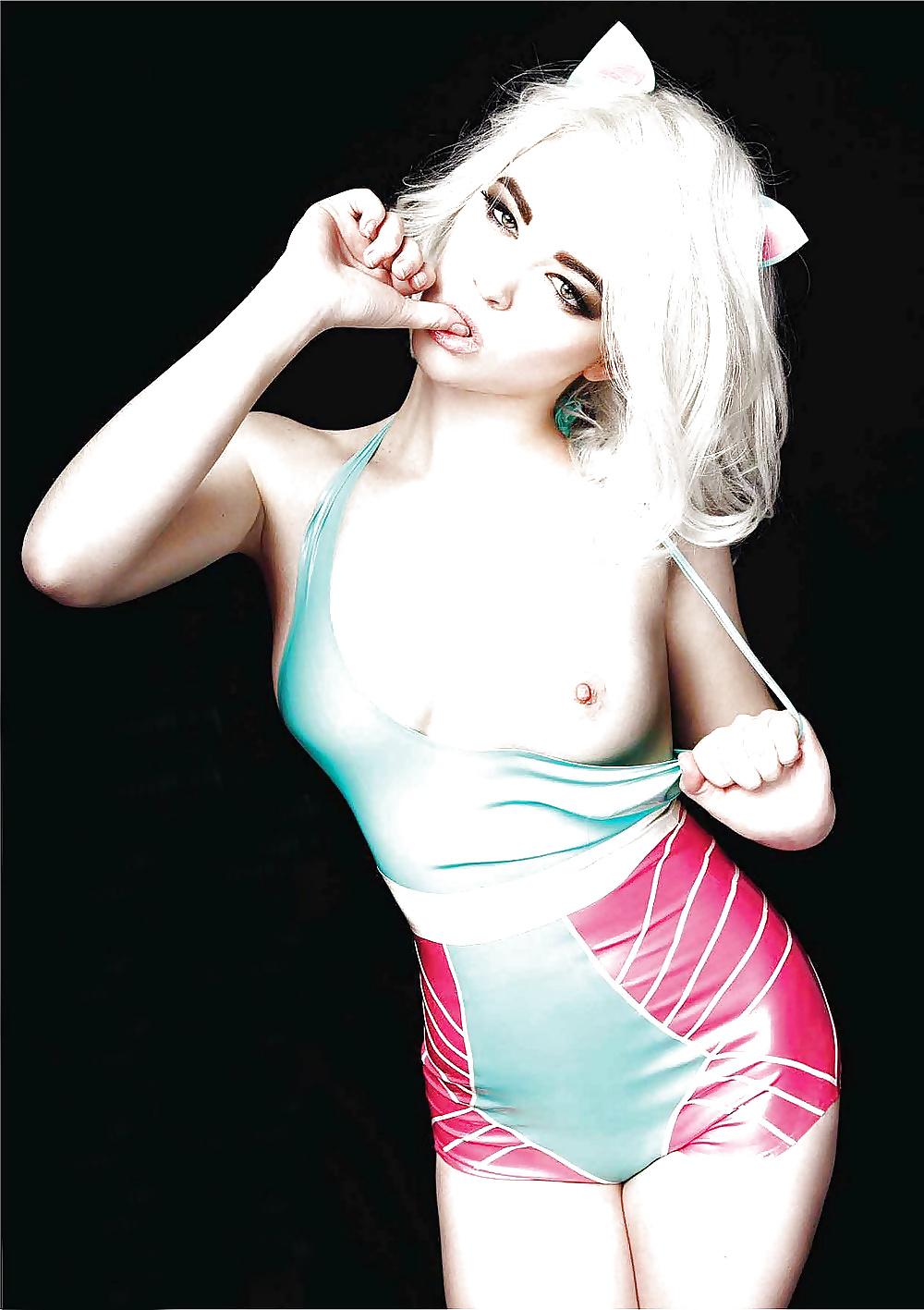 15P Cosplay Cuties