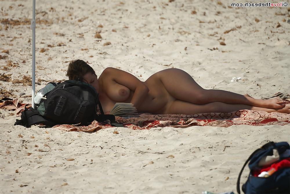 25P My Fav Amateur Busty Girl on the Beach (part.5)