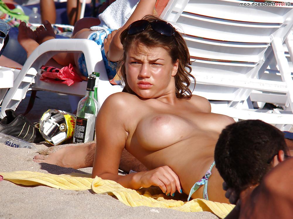 20P My Fav Amateur Busty Girl on the Beach (part.1)