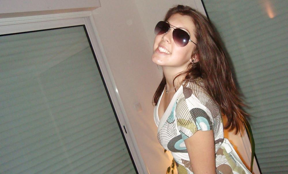 11P Pauline une Bonne BCBG a demonter 
