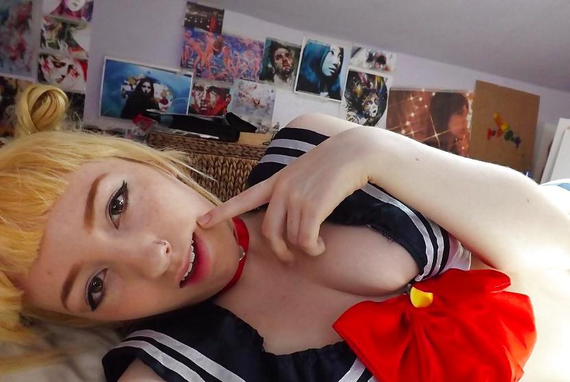 25P Young cosplay teen.