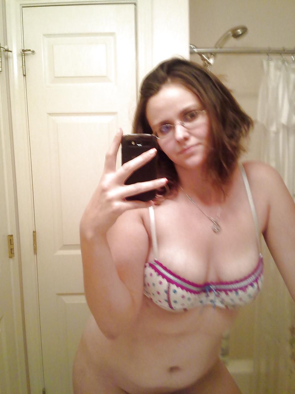 25P Hot thick nerdy wife