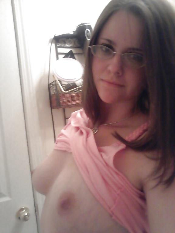 25P Hot thick nerdy wife