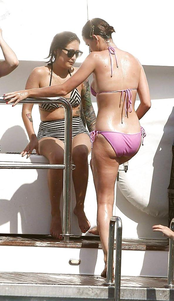 14P Katy Perry bikini boat