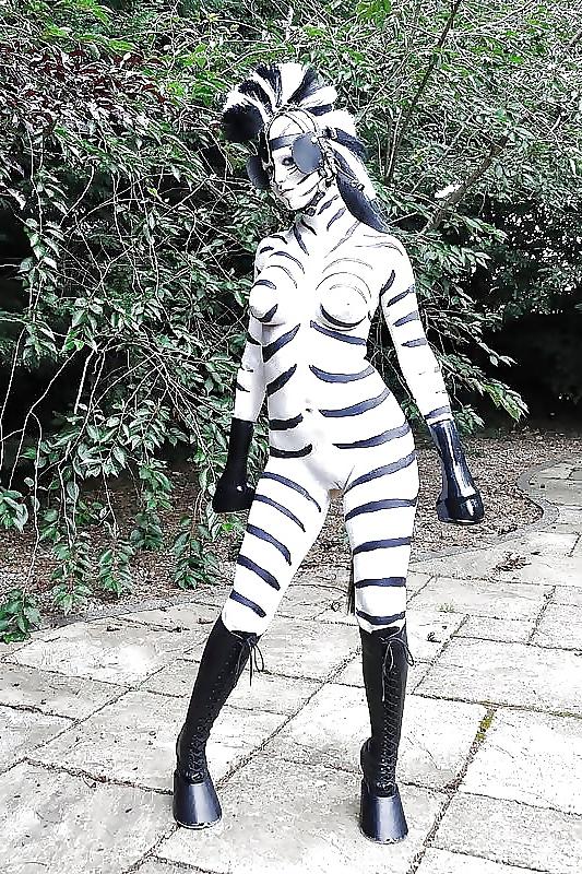 25P Body Painting