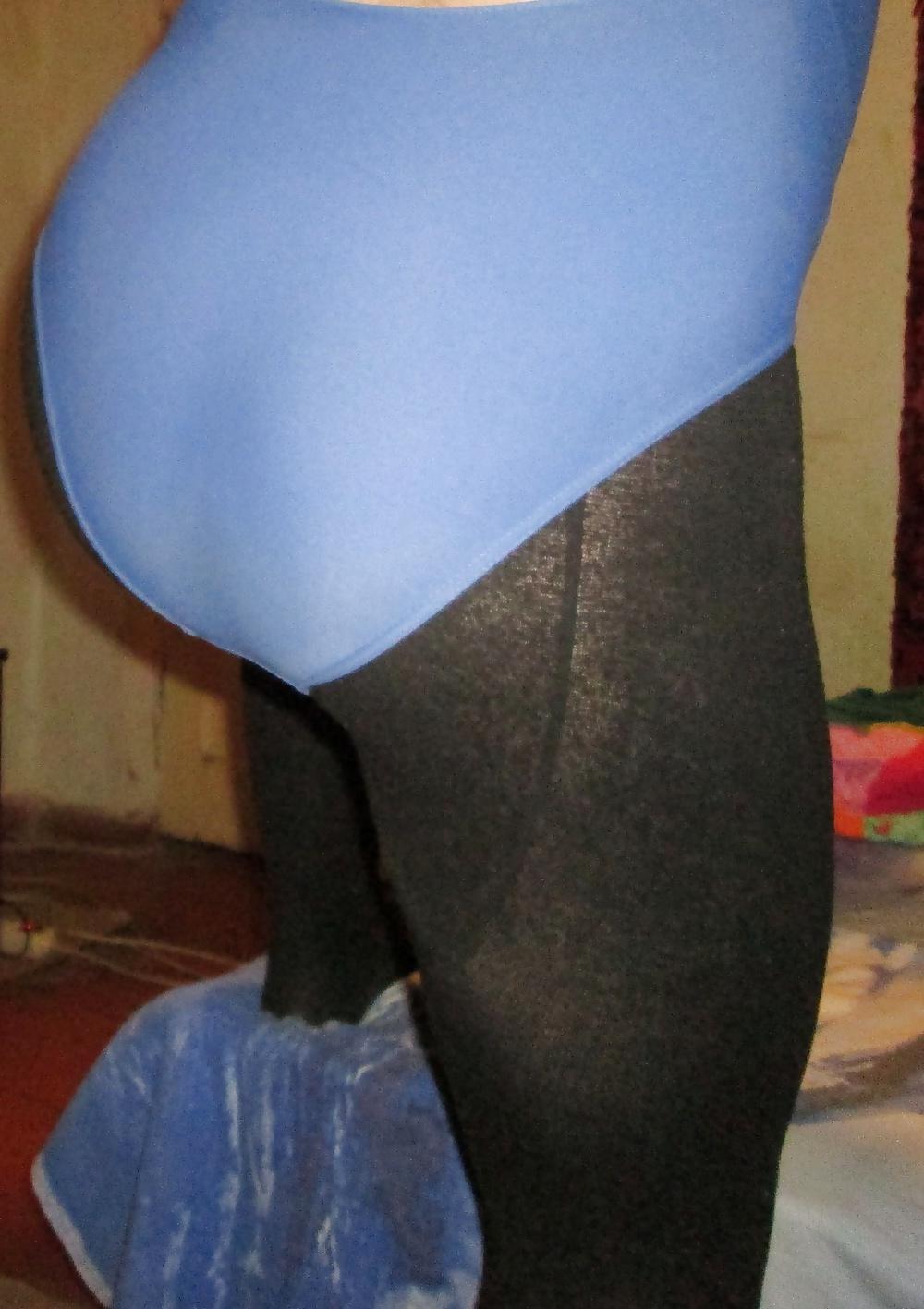 5P Lili in pantyhose and swimsuit