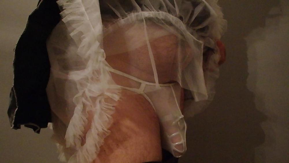 8P My hubby, my french maid. Mon mari, ma soubrette
