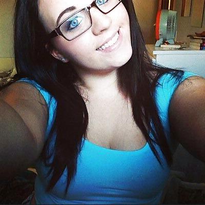 8P Busty Amatuer 54