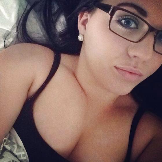 8P Busty Amatuer 54