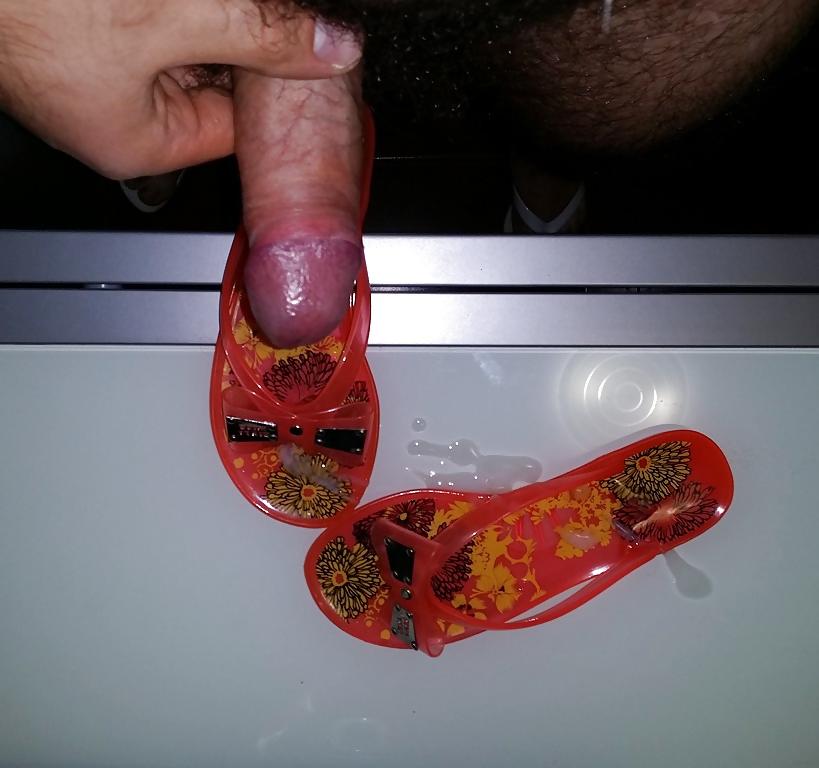 11P Wear fuck cum 2 pair of NOT my mother flip flops summer sandals