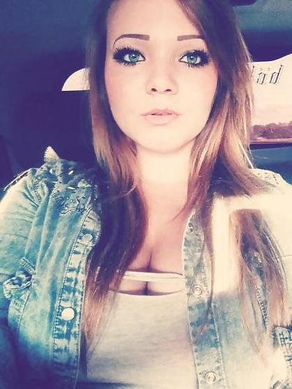 16P Busty Amatuer 56