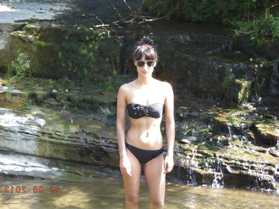 25P Very beautiful mom with a little ass