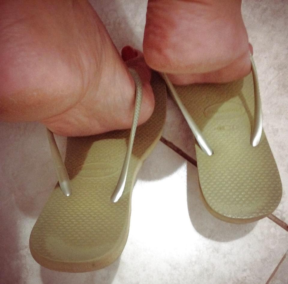 20P PEZINHOS COM HAVAIANAS