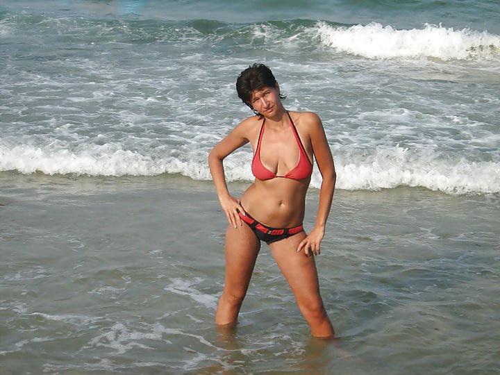 25P She has nice tits and loves big dick