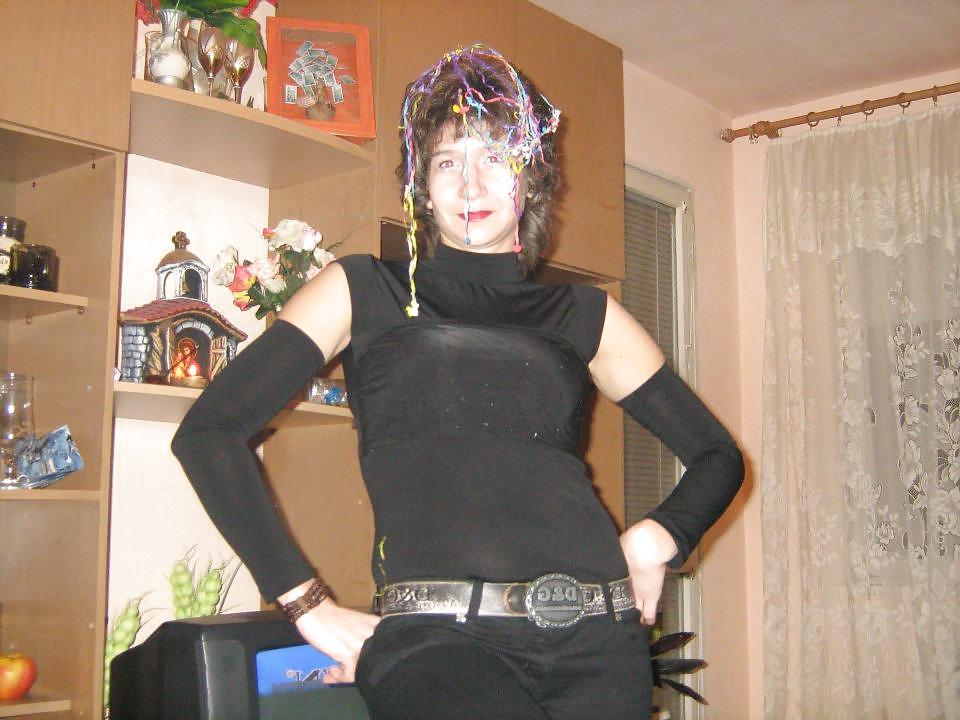 25P She has nice tits and loves big dick