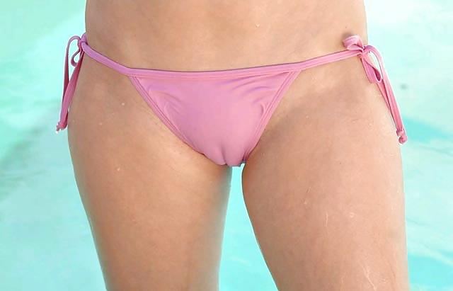 17P Nice swimsuites and other wet clothes 03