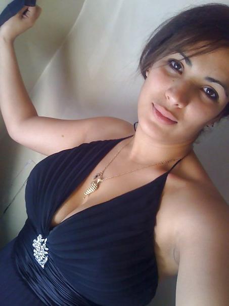 19P NEW ARAB BEAUTY