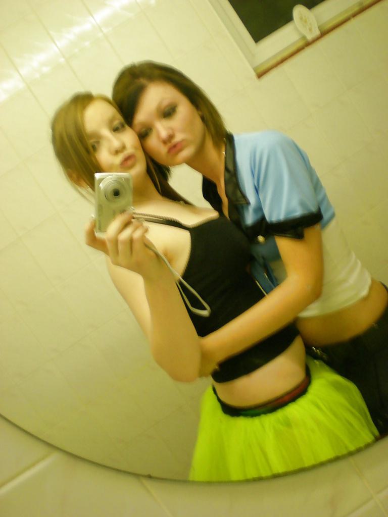 25P Costume girls 2