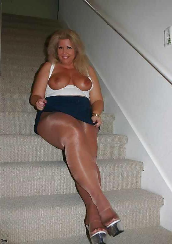 25P Granny pantyhose 3 IBSTROKING!!!!!!!