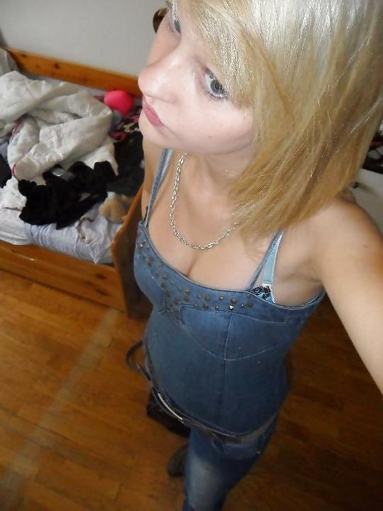 20P Blondasse pute a blacks 2