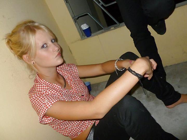 20P Blondasse pute a blacks 2
