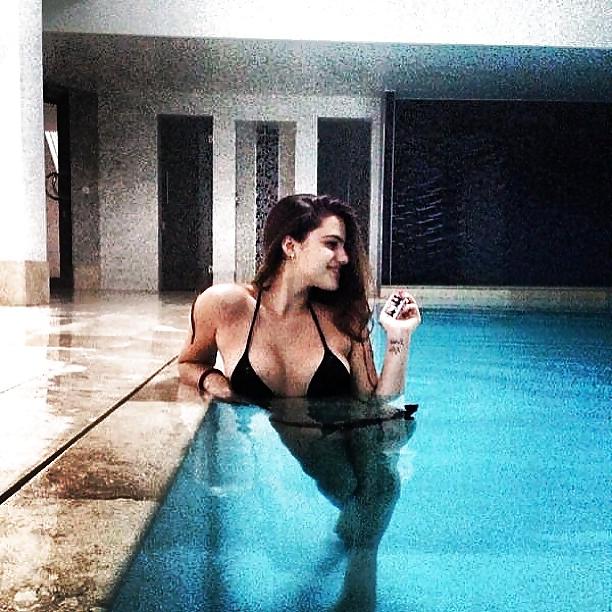 25P Serbian slut Zorana