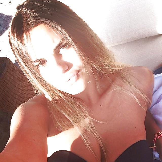 25P Serbian slut Zorana