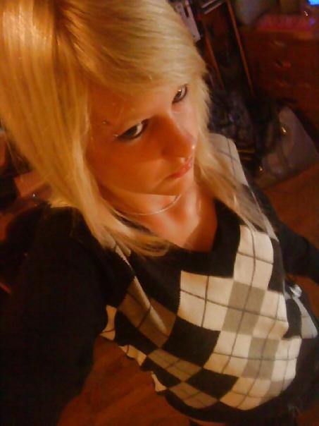 20P Blondasse pute a blacks