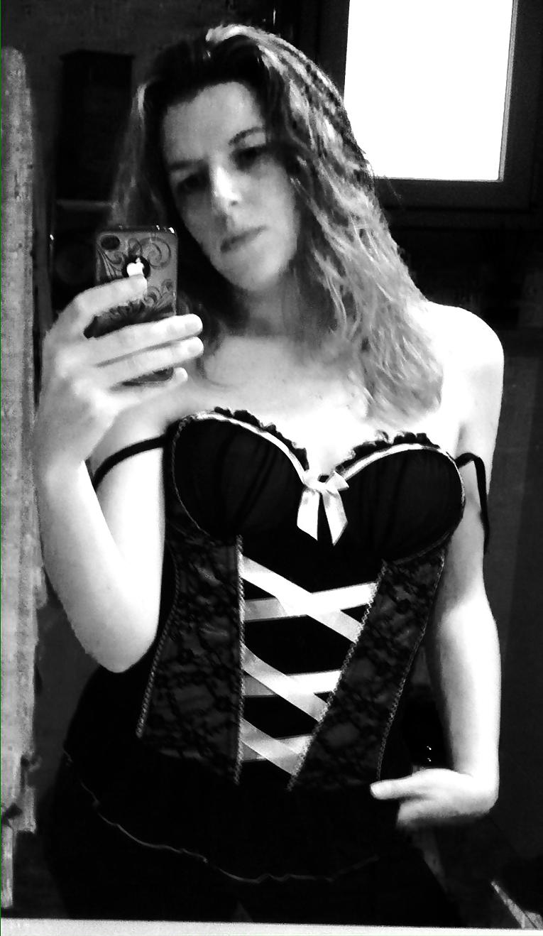 11P French slut Virginie, 24yo