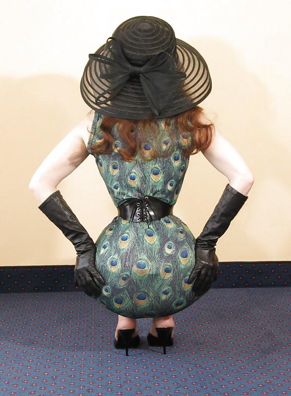 15P Ce que j'aime What I like : Hat, Heels and corset