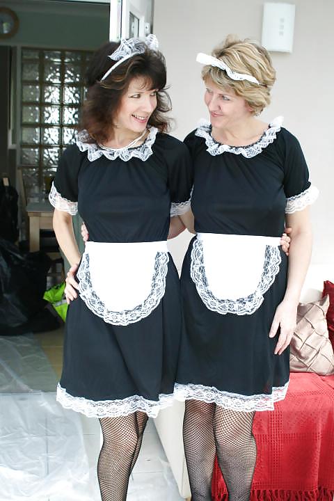 25P UK Sara, 2 little maids