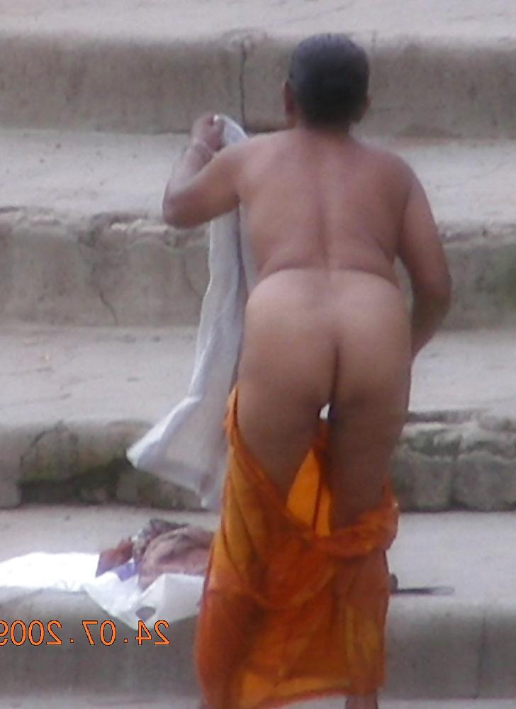 25P Aunty Sanjana Open her Dress
