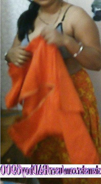 6P Aunty Sanjana Open her Dress