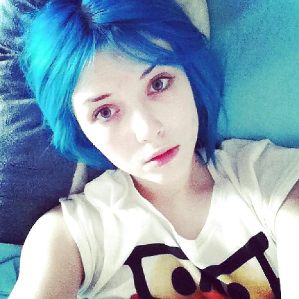 8P Blue Hair