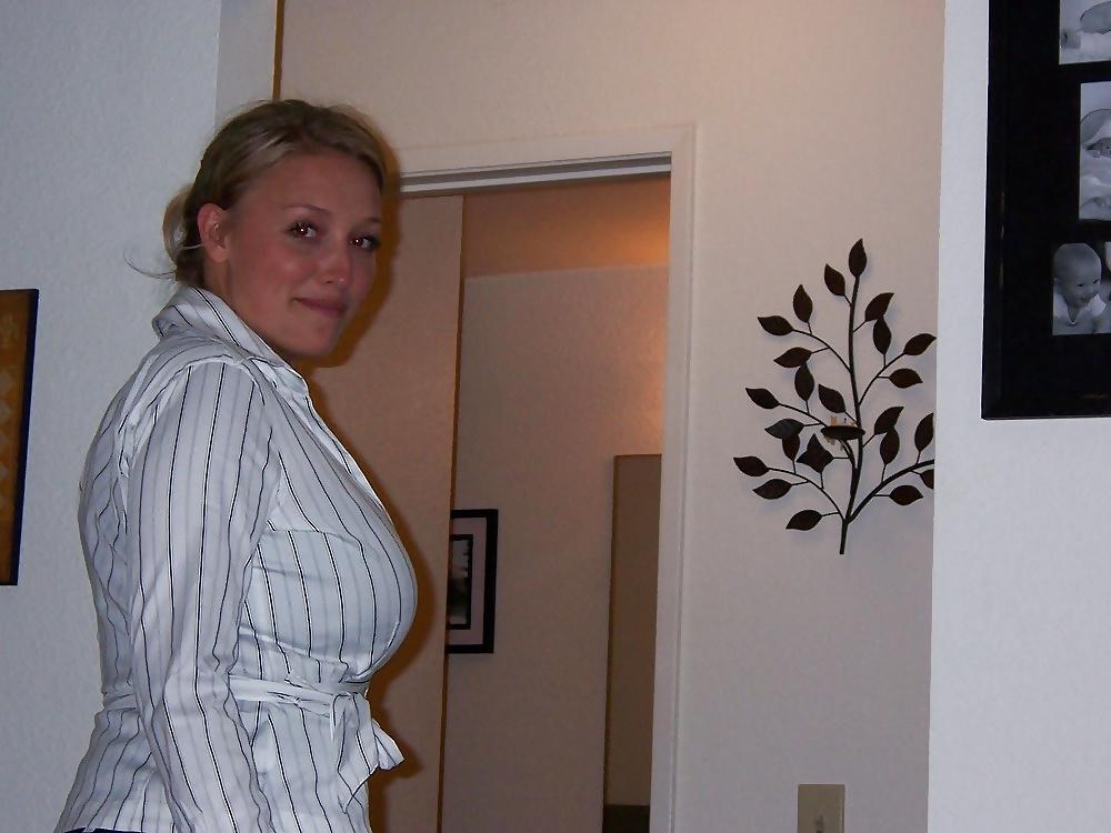 25P Busty Tina's blowjob