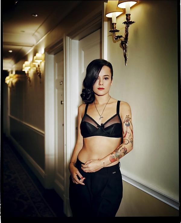 11P Alizee french singer