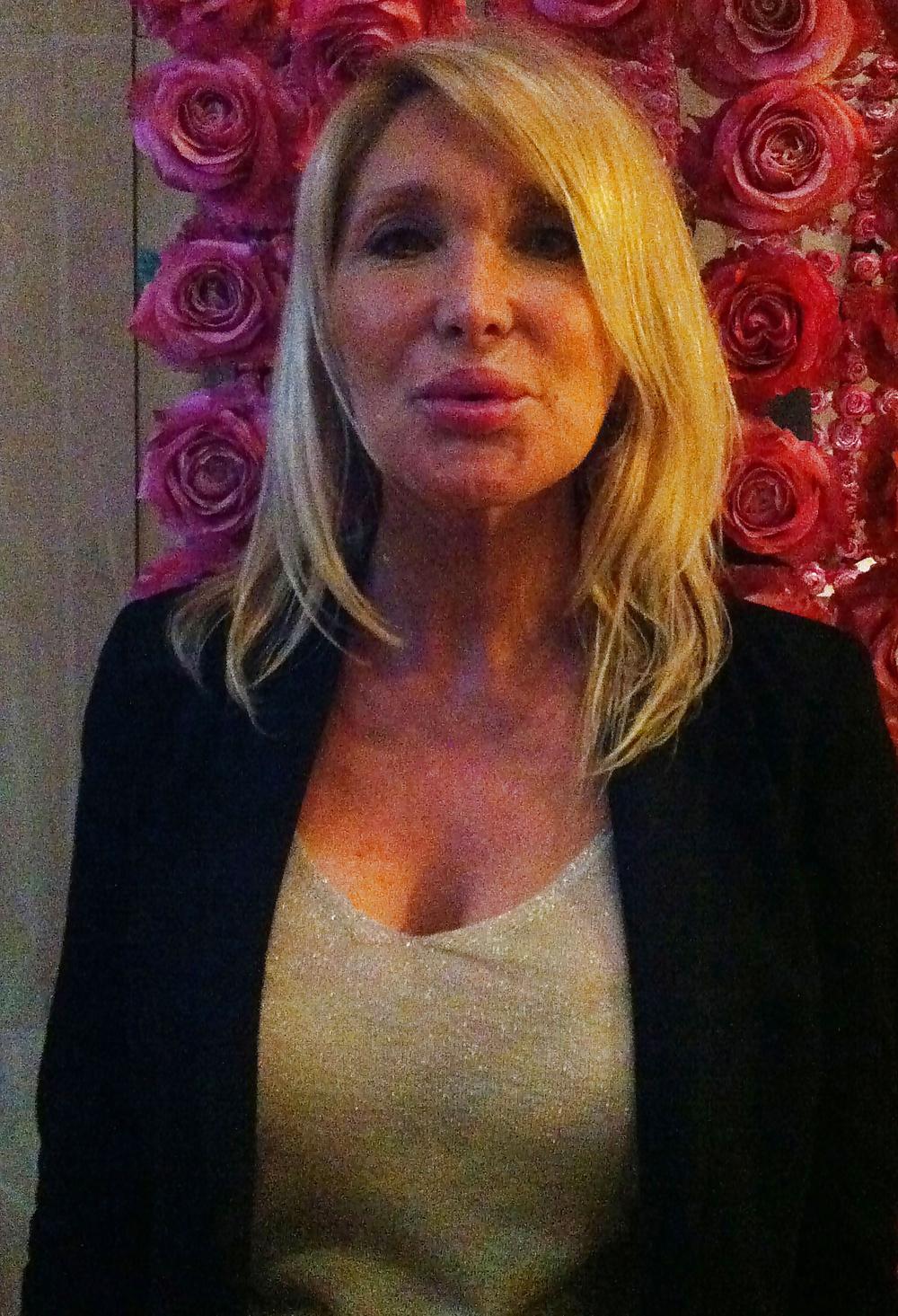 25P Lisa-Mature French Wife