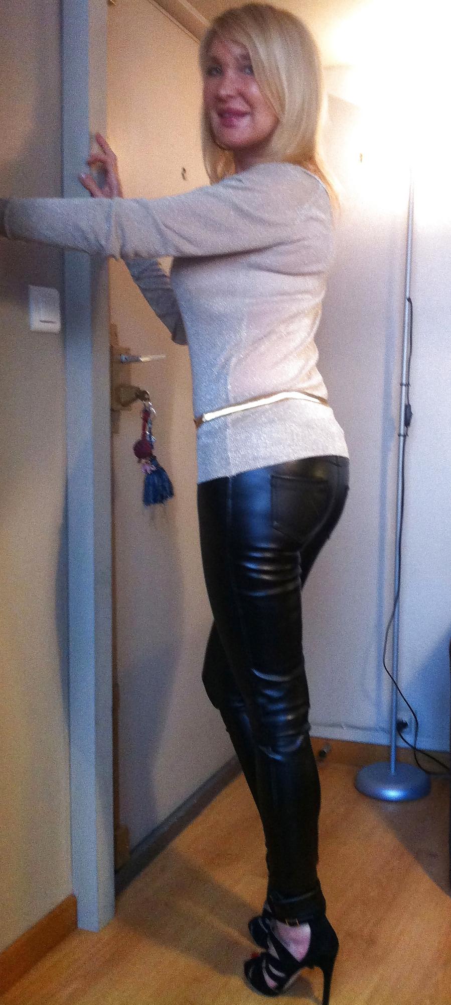 25P Lisa-Mature French Wife