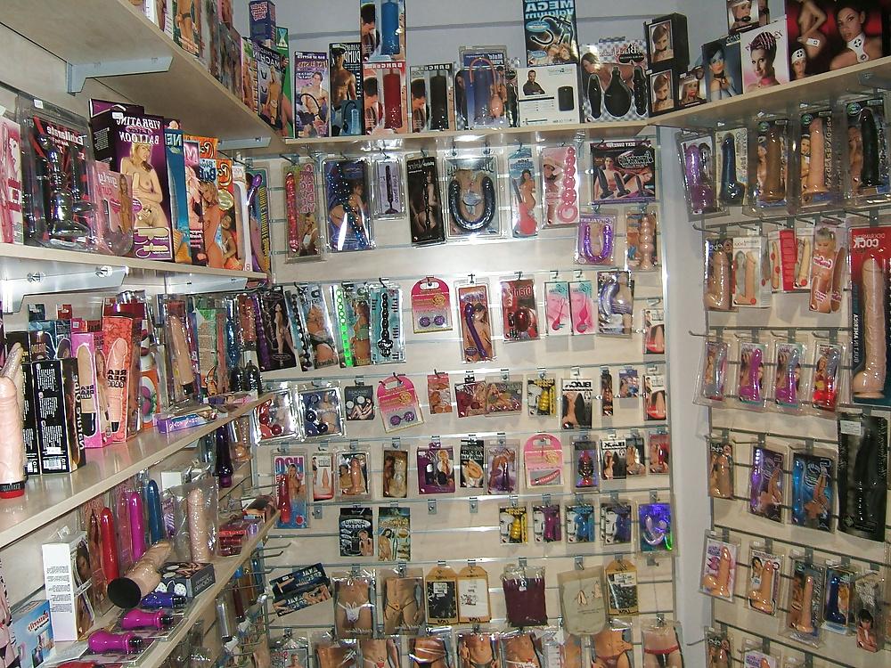 22P Greek sex shop www.aisthiseis.gr