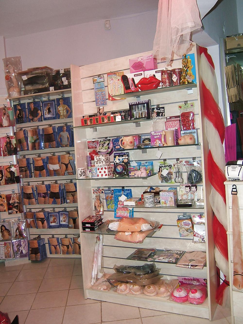 22P Greek sex shop www.aisthiseis.gr