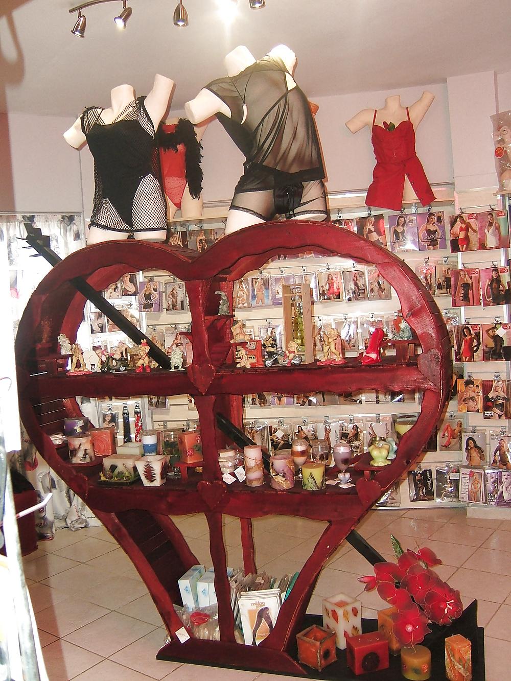 22P Greek sex shop www.aisthiseis.gr