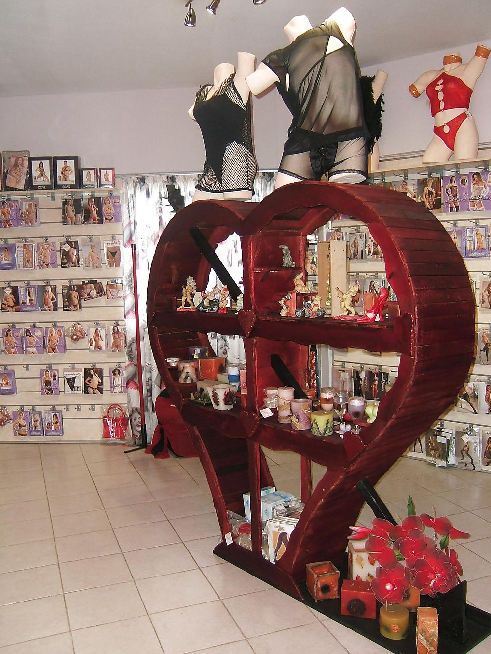 22P Greek sex shop www.aisthiseis.gr