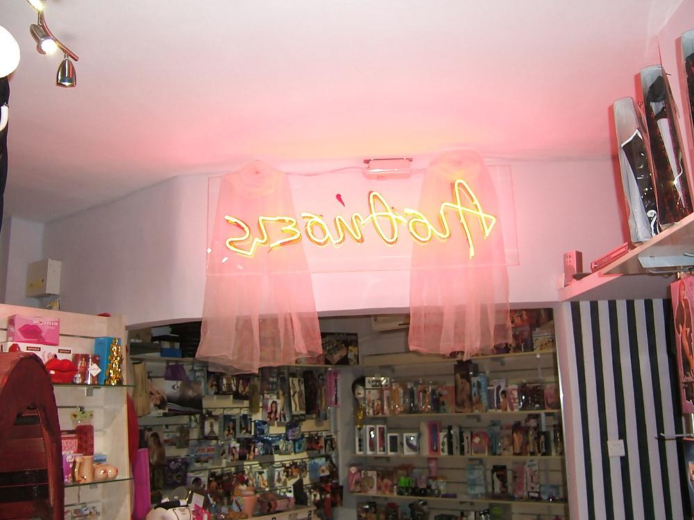 22P Greek sex shop www.aisthiseis.gr