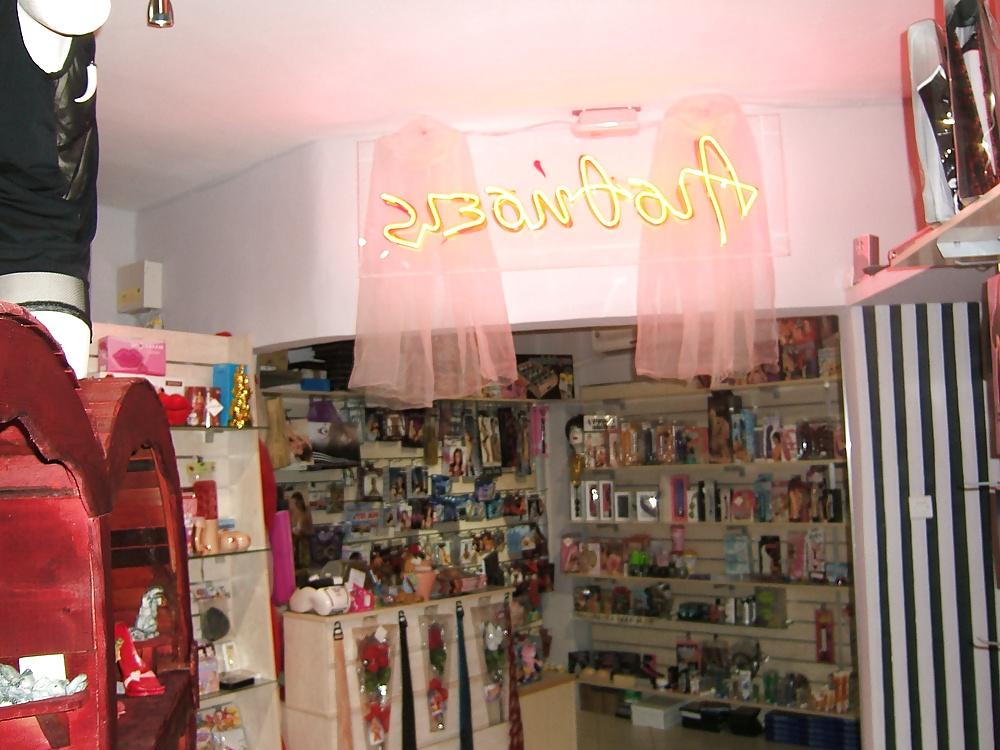 22P Greek sex shop www.aisthiseis.gr