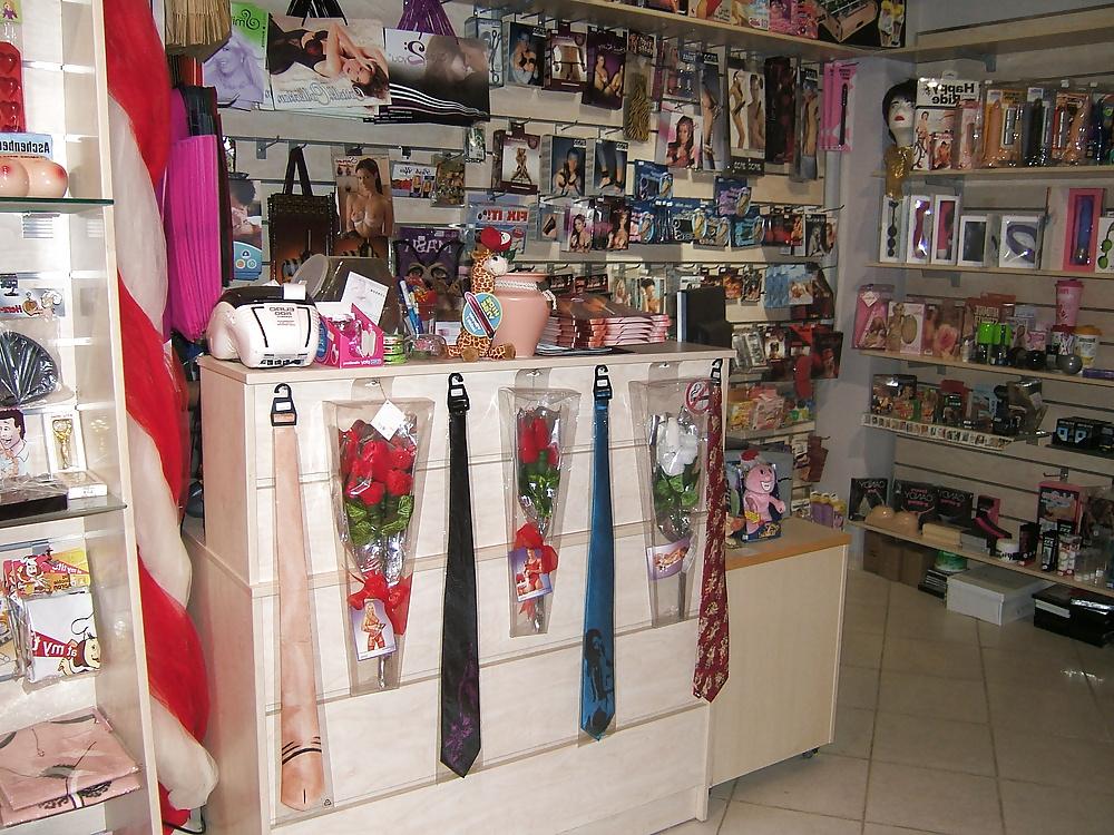 22P Greek sex shop www.aisthiseis.gr