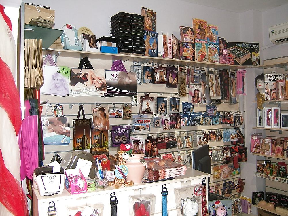 22P Greek sex shop www.aisthiseis.gr