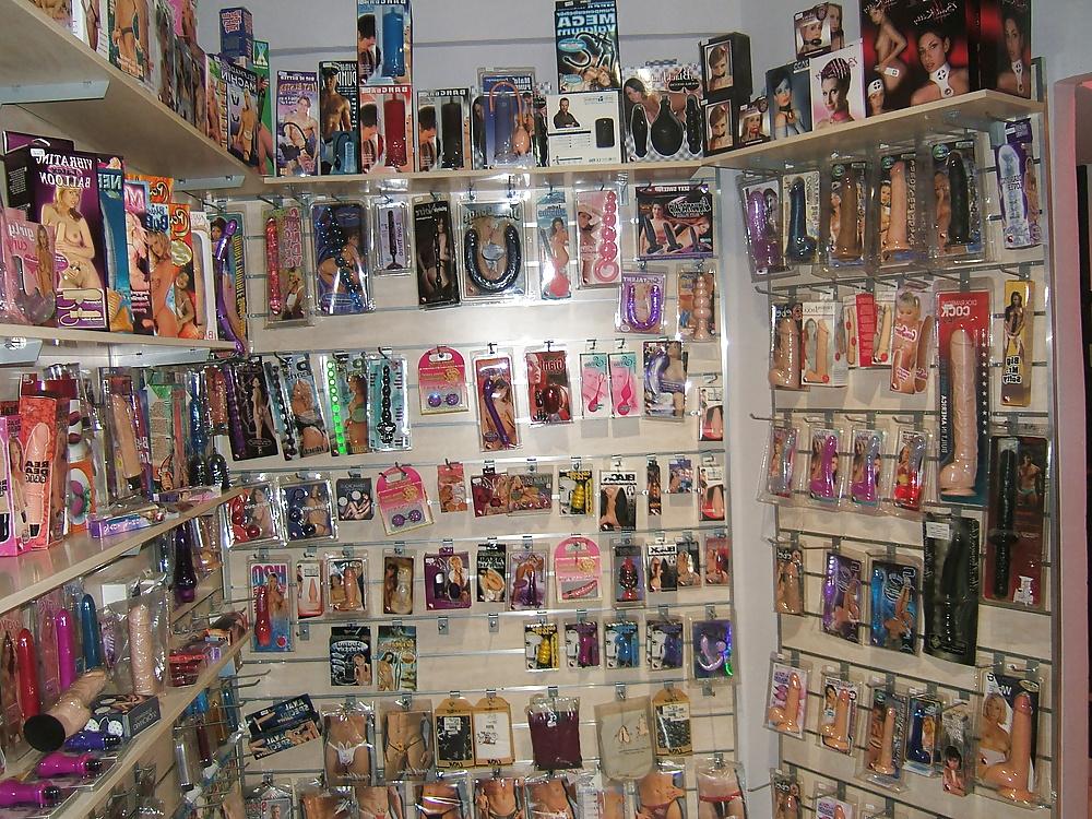 22P Greek sex shop www.aisthiseis.gr