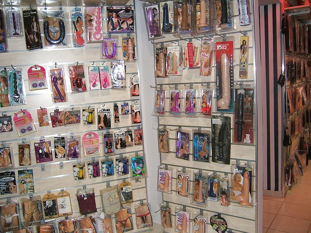 22P Greek sex shop www.aisthiseis.gr